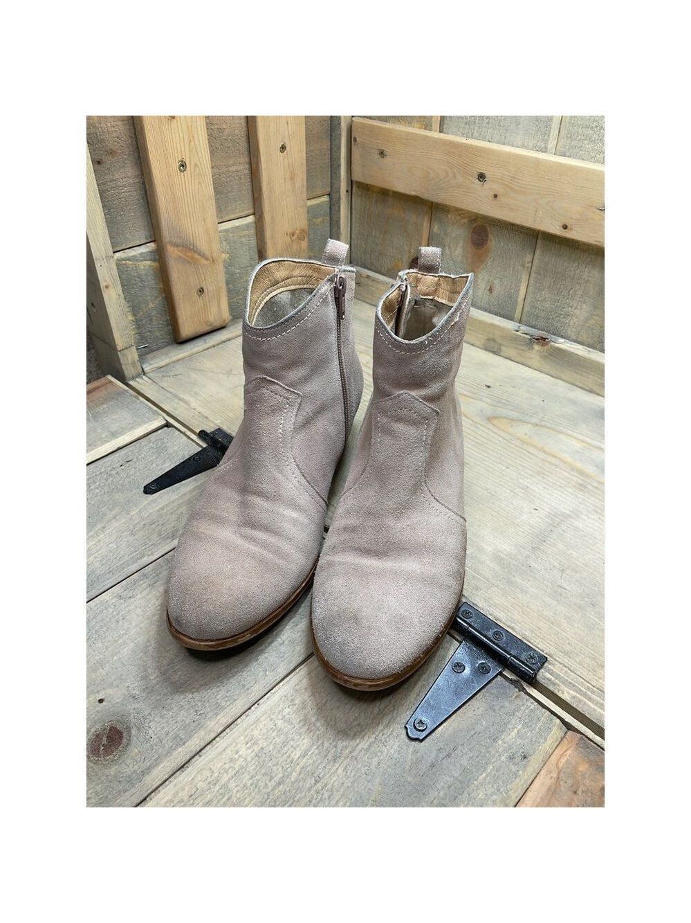 Anthropologie Light Beige Suede Booties for Fall EU 40 US9 few light marks - Picture 3 of 9
